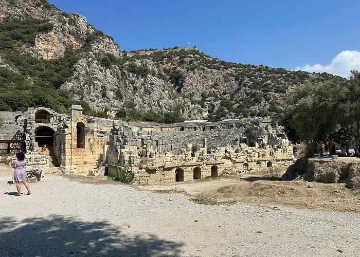 Arya Apart Kundu